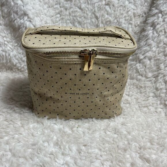 Kate Spade out to Lunch oil cloth beige & black polka dots insulated lunchbox. - Picture 4 of 9